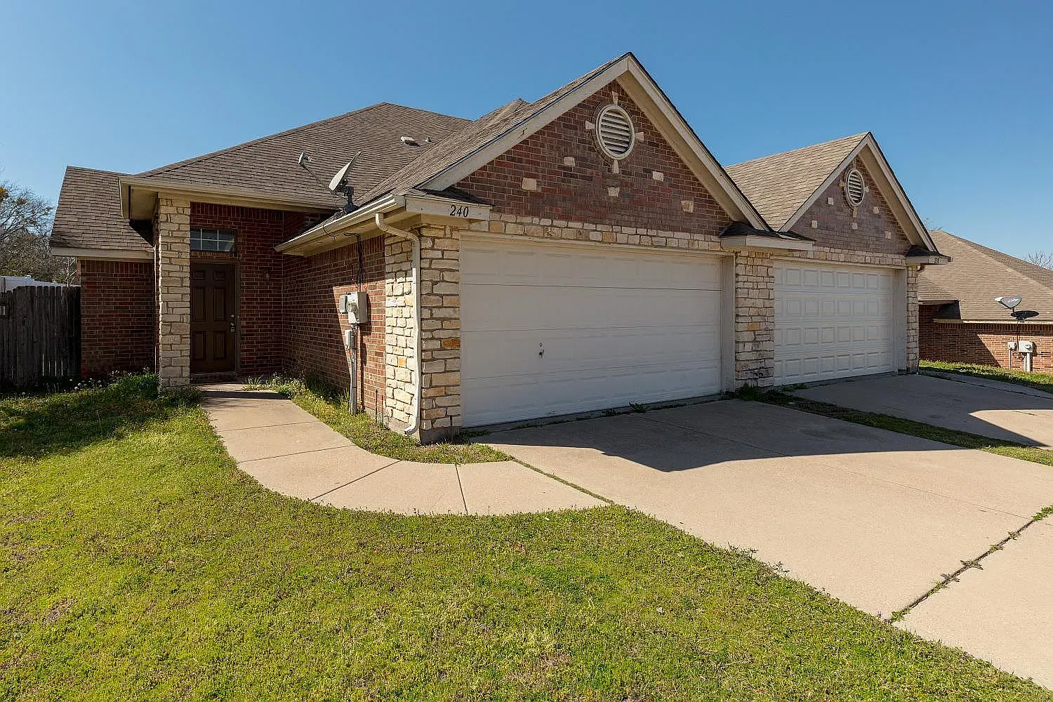 3 bed, 1195 sqft, $1,800 — Photo 1