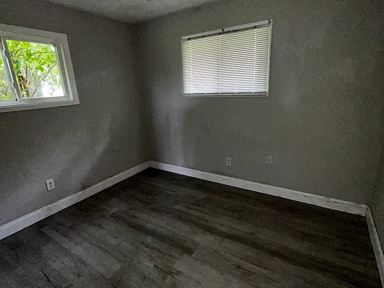 Andrews Dr — Photo 9