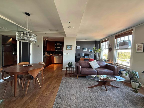 2nd image of 702 Ash St Unit 1002