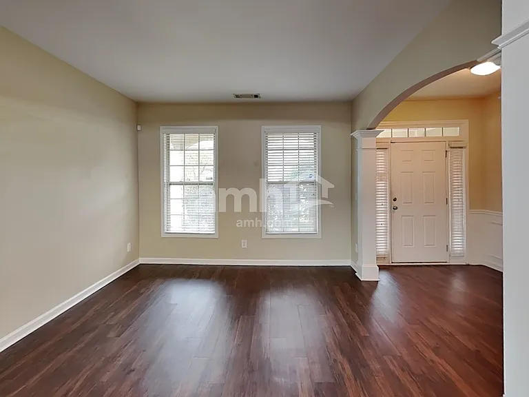 850 Stonehaven Rd SW — Photo 22