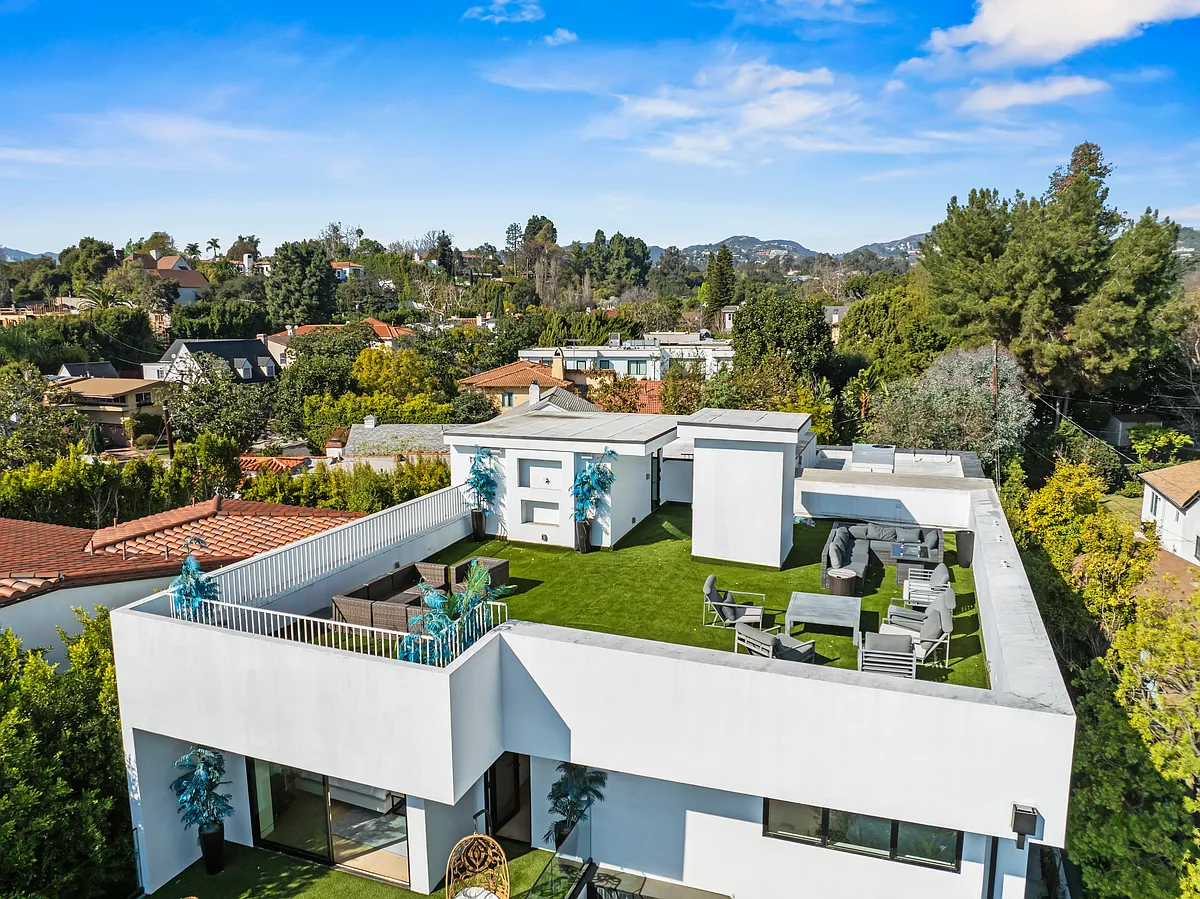 Building Photo - 12125 W Sunset Blvd