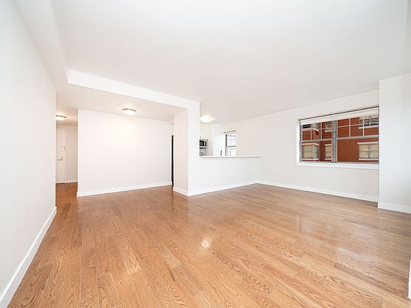 5th image of 75-25 153rd St #Penthouse 22
