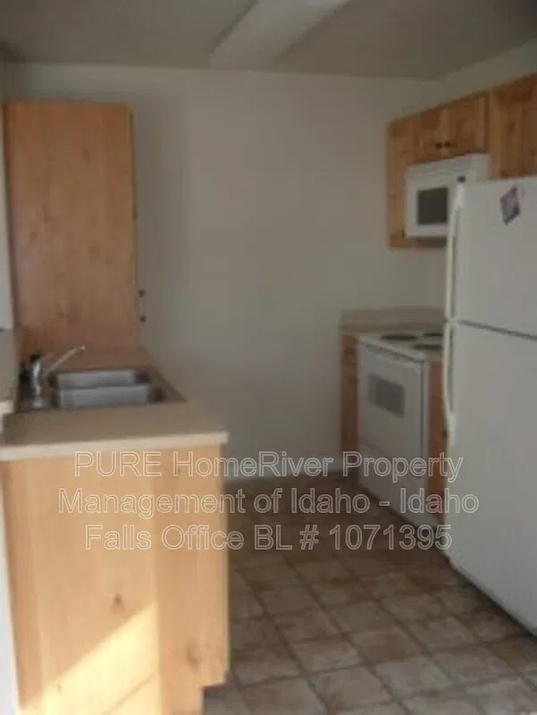 3 bed, 2.0 bath, 1100 sqft, $1,250 — Photo 4