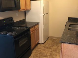 395 4th St APT 23, Waukee, IA 50263