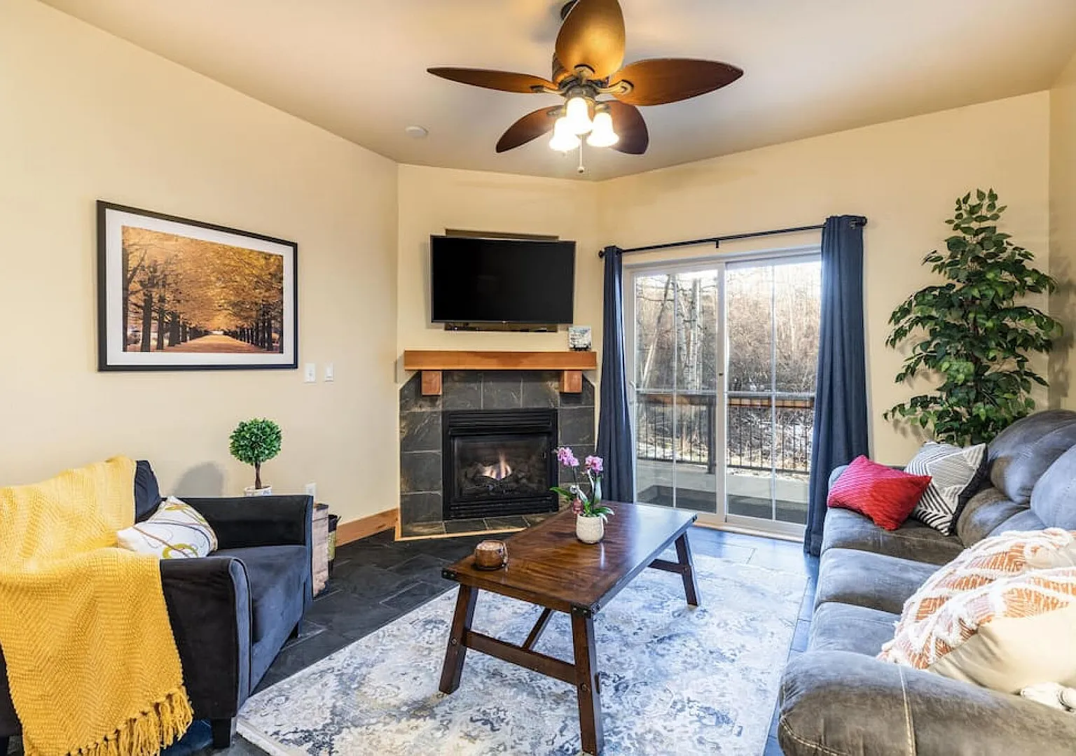 Skier's Dream-Beautifully Updated condo w Hot Tub! — Photo 1