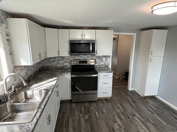 3rd image of 194 Palmer Ave Floor 2