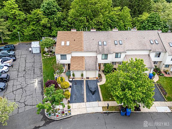 5th image of 85 Homestead Dr