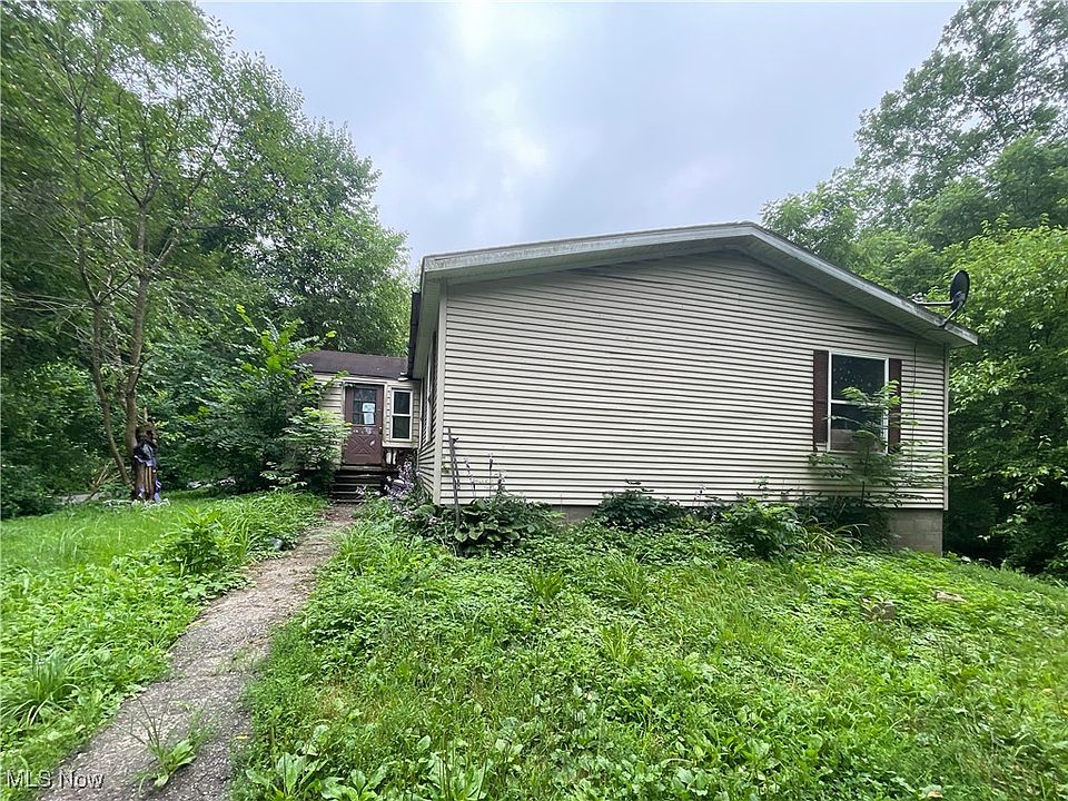 2nd image of 56000 Crabapple Rd
