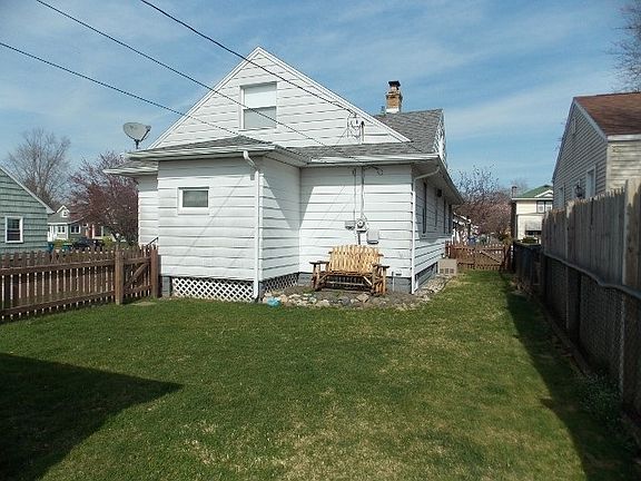 4th image of 637 N Mason St