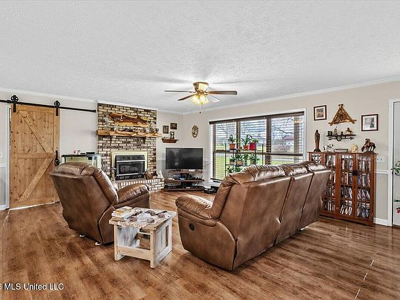 5th image of 623 Little Rock Rd
