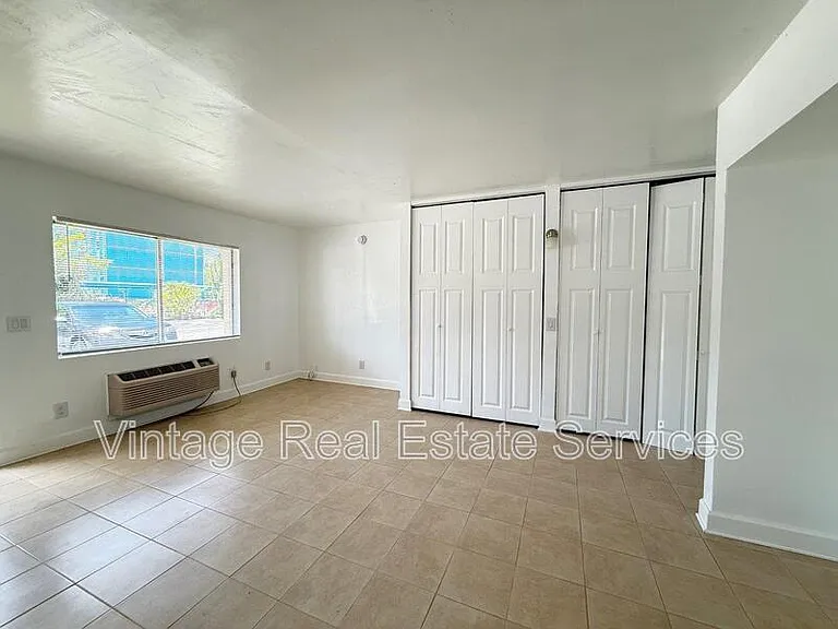 Whitehall Garden Apartments — Photo 11