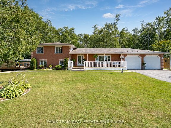 3rd image of 1765 Flos Cres #4-W