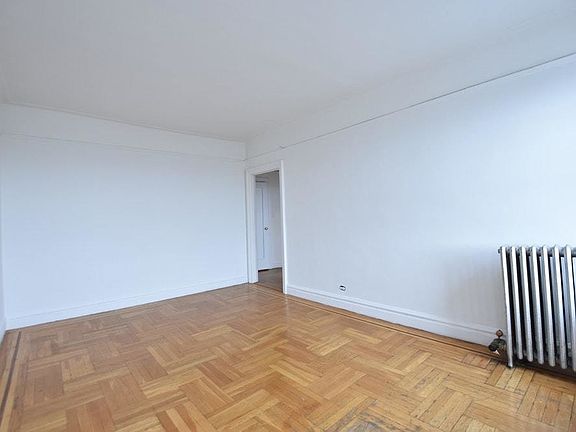 3rd image of 139 Payson Ave #6K