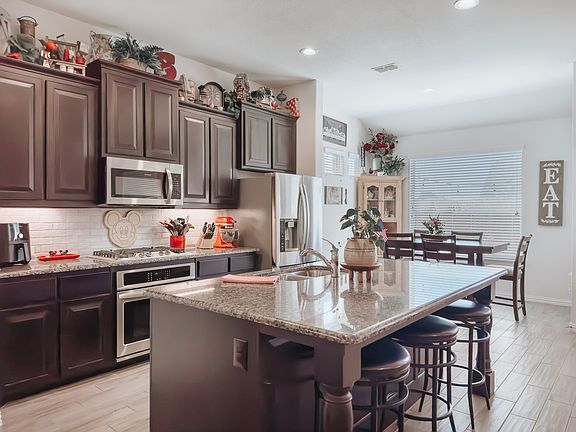 5th image of 3030 Burgundy Ln