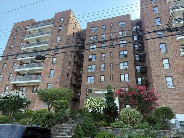 678 Warburton Avenue #4F, Yonkers, NY 10701