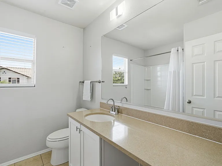 1072 S Cheshire Ln — Photo 32