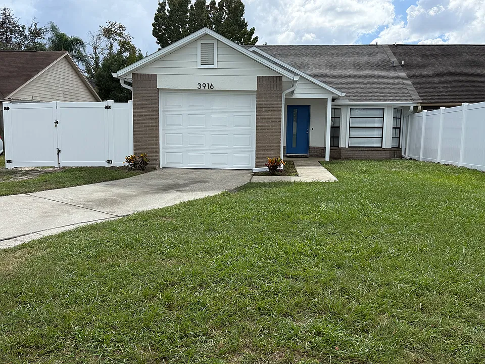 3916 Magnolia Lake Ln
