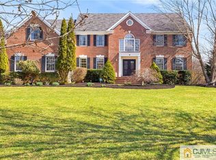4 Cypress Ct, Plainsboro, NJ 08536