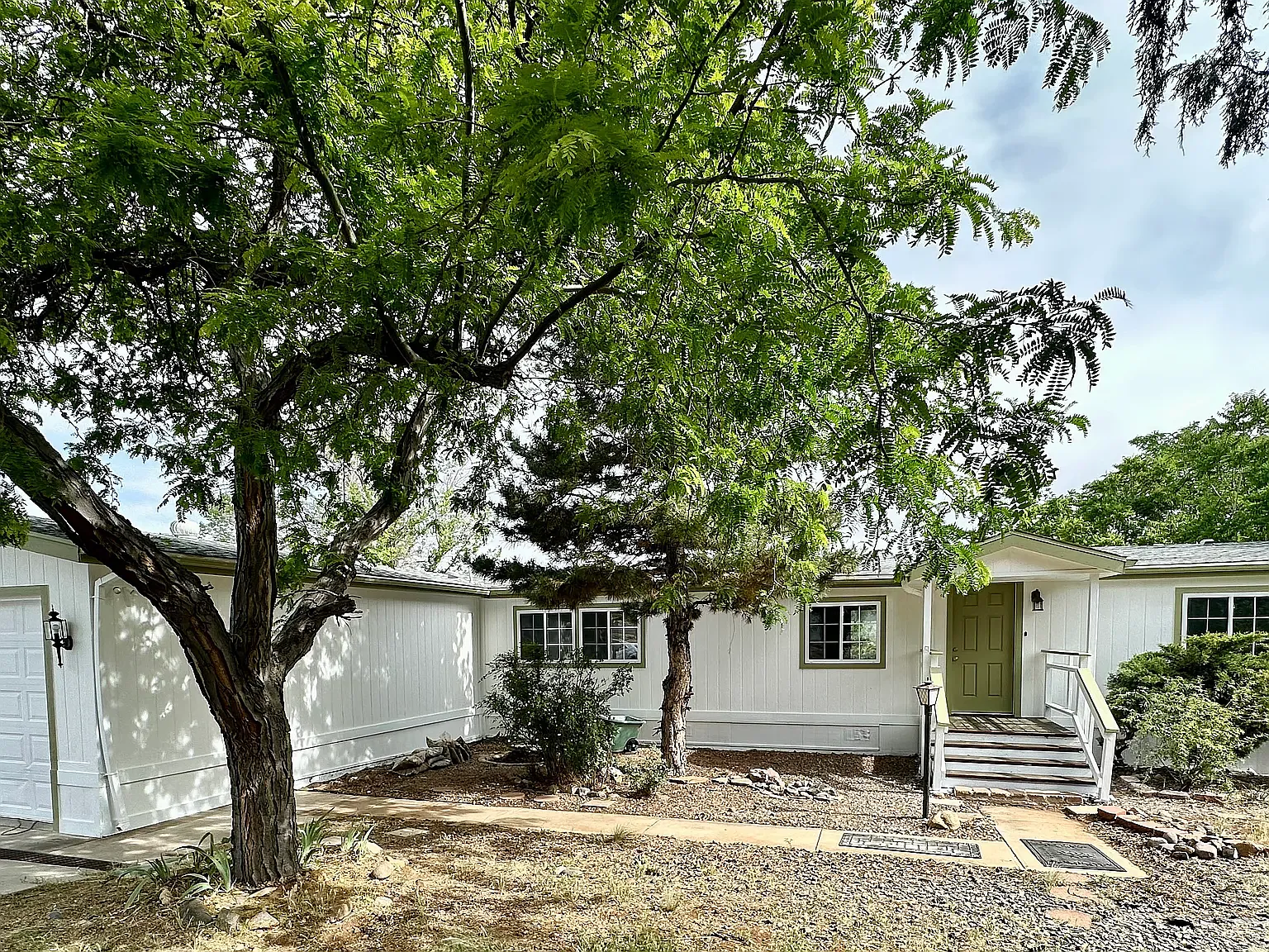 3 bed, 1848 sqft, $2,350 — Photo 1