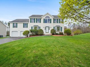 10 Sweet William Cir, Nashua, NH 03062