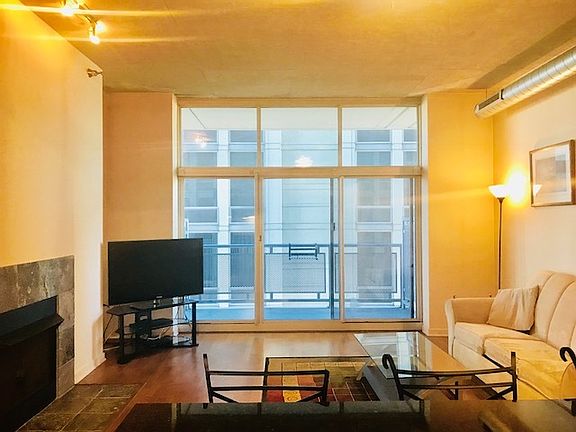 2nd image of 700 N Larrabee St APT 1004