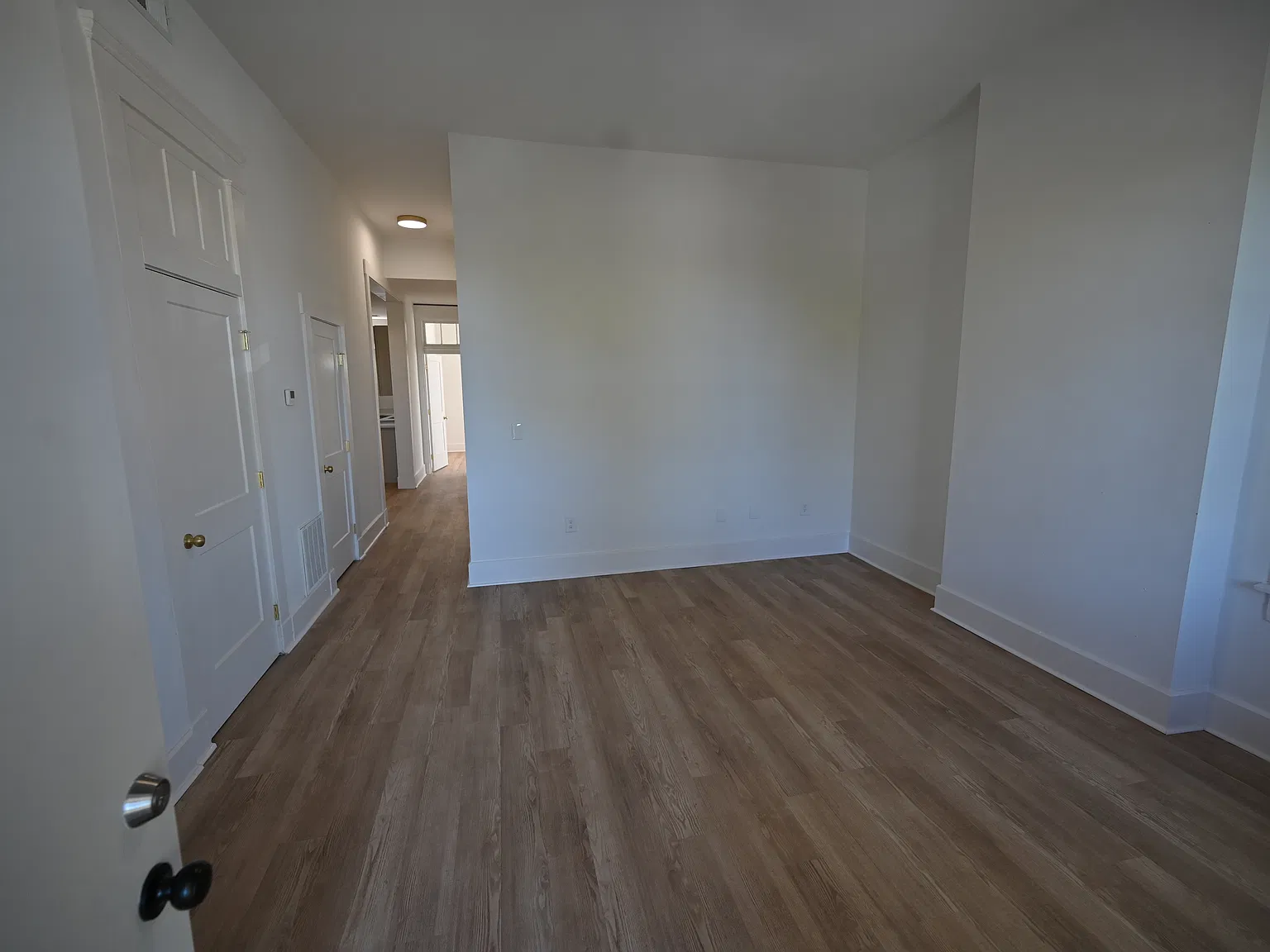 2 bed, 880 sqft, $1,650 — Photo 3