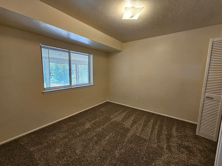 1302 Berkeley Dr — Photo 25