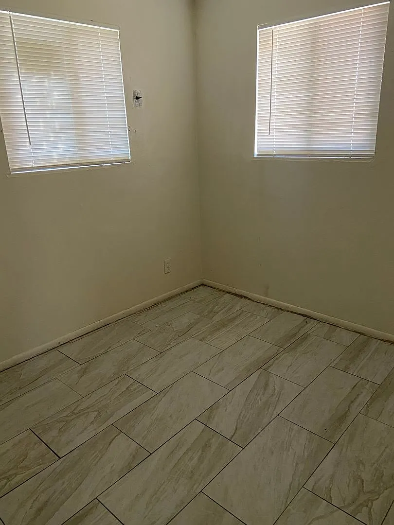 143 Tennessee SE — Photo 2
