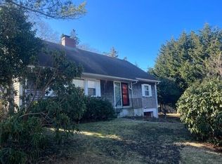 31 Davis St, Tisbury, MA 02568