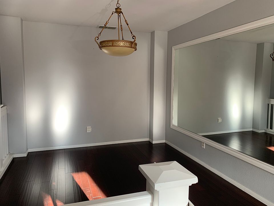1st image of 1011 Phoenix St