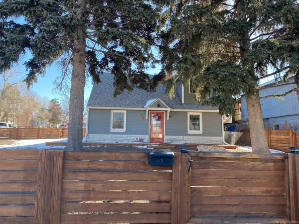 869 N 11th St, Laramie, WY 82072