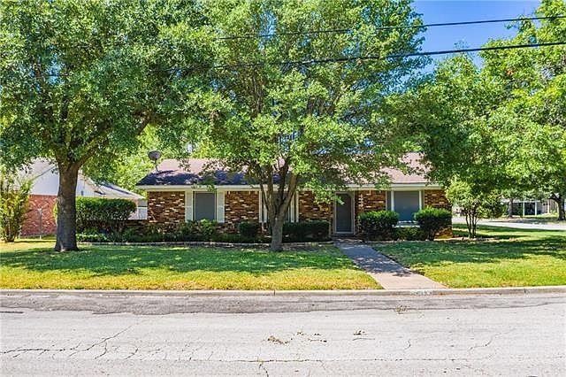 1st image of 411 Floyd St