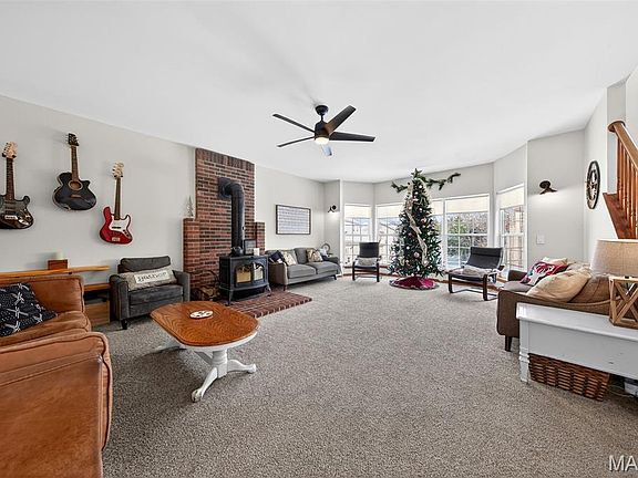 4th image of 210 Tanner Dr