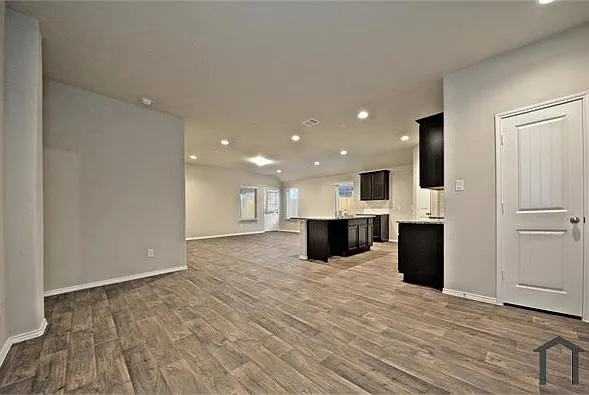 1510 Ashford Bend Ln — Photo 8