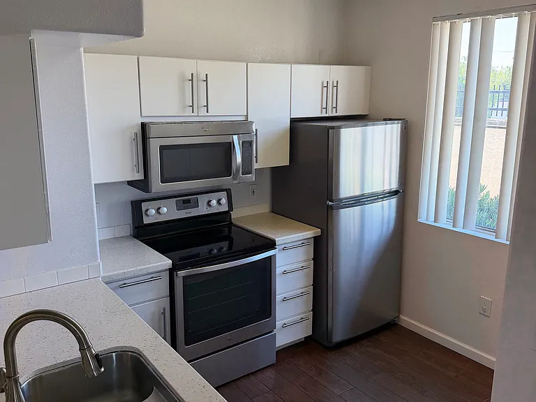 Fully appropriated Kitchen with Stainless Steel Appliances