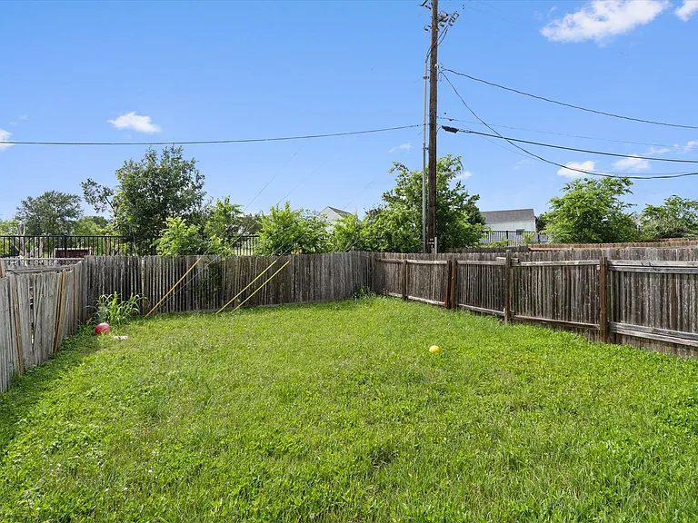 7502 Lazy Creek Dr #A — Photo 27