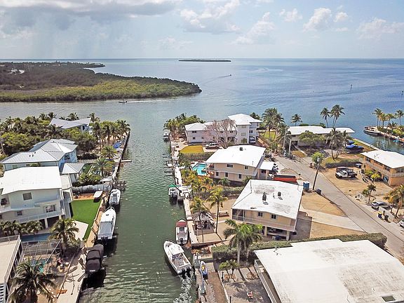 2nd image of 162 Harbor Dr