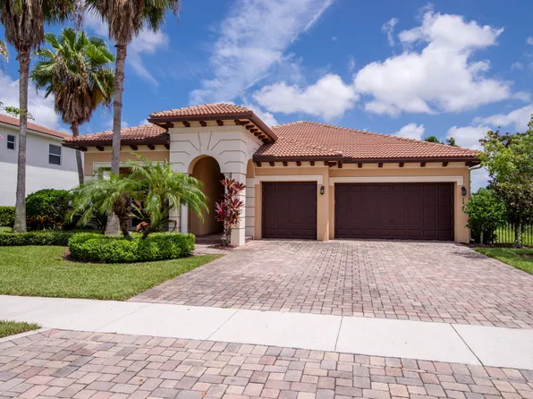 172 Manor Cir, Jupiter, FL 33458