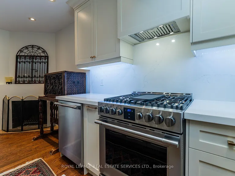 70 Shaftesbury Ave #4 — Photo 16