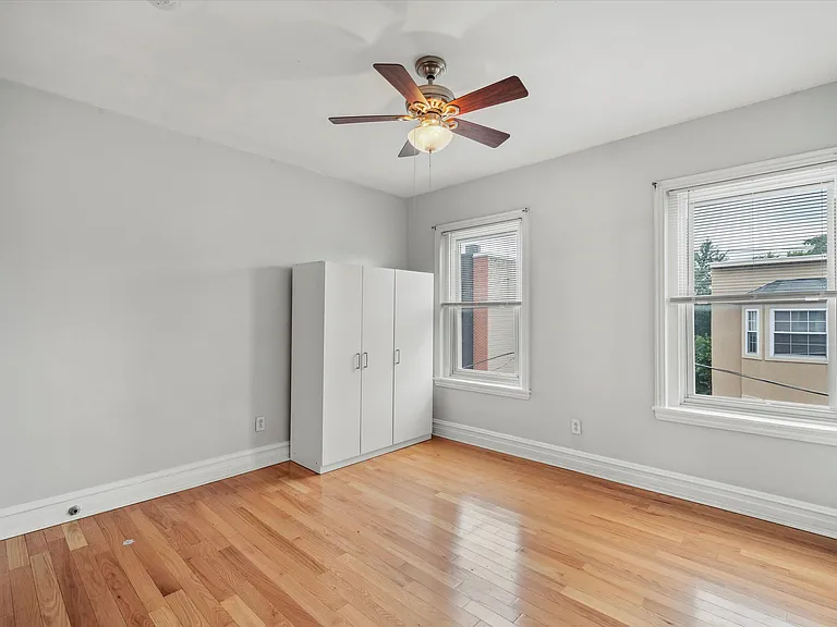 1730 Monument St — Photo 22