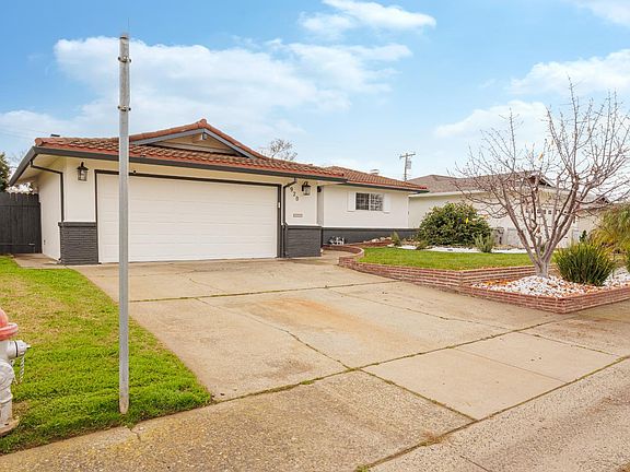 2nd image of 6920 Maita Cir