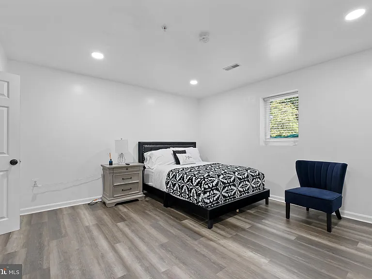 11810 Tregiovo Pl — Photo 34