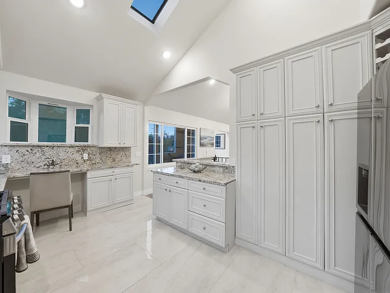 3426 Pierson St — Photo 21