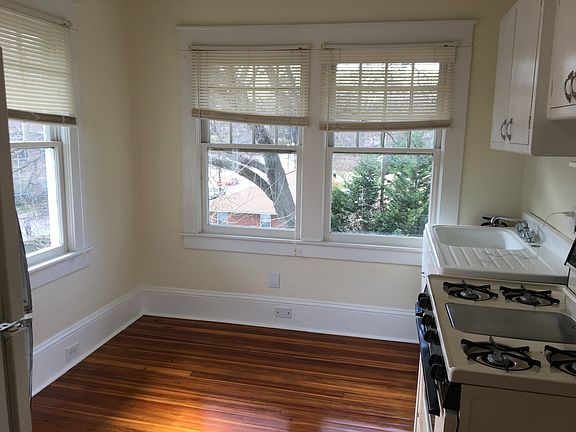 4th image of 218 Tate St #1