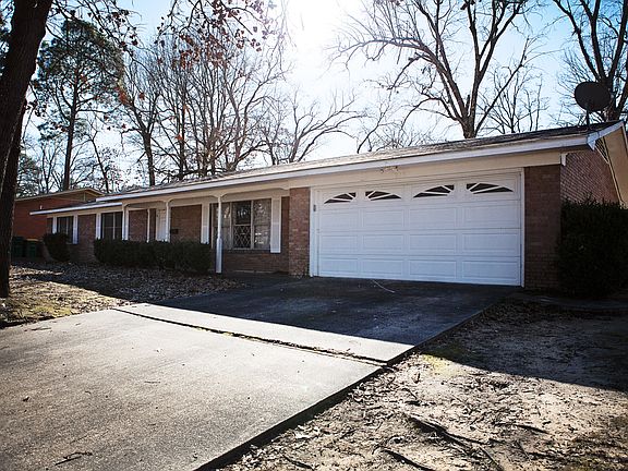 3rd image of 203 Wildwood Dr