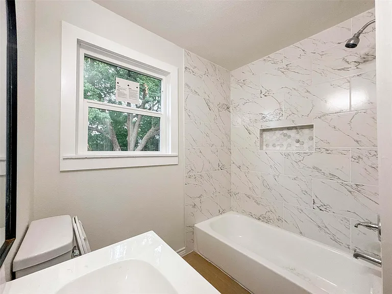 703 Texas Ave — Photo 14