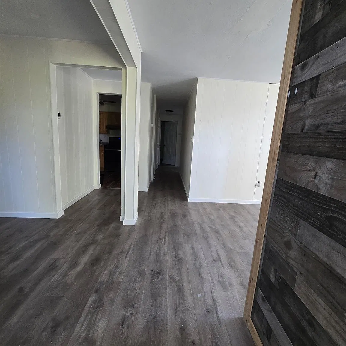 2 bed, 1.0 bath, 2447 sqft, $2,200 — Photo 3