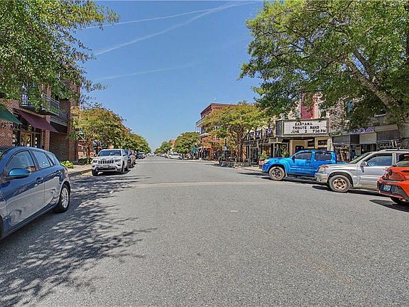3rd image of 300 Mason Ave #2C