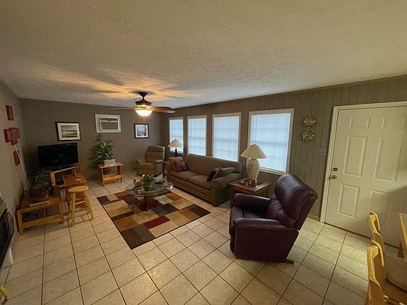 2nd image of 27 Kenwood Dr