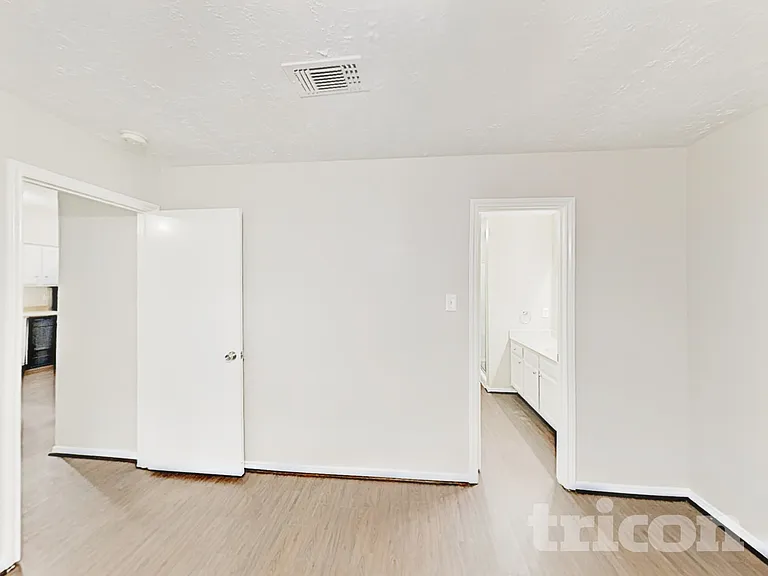 19311 Amistad Dr — Photo 10